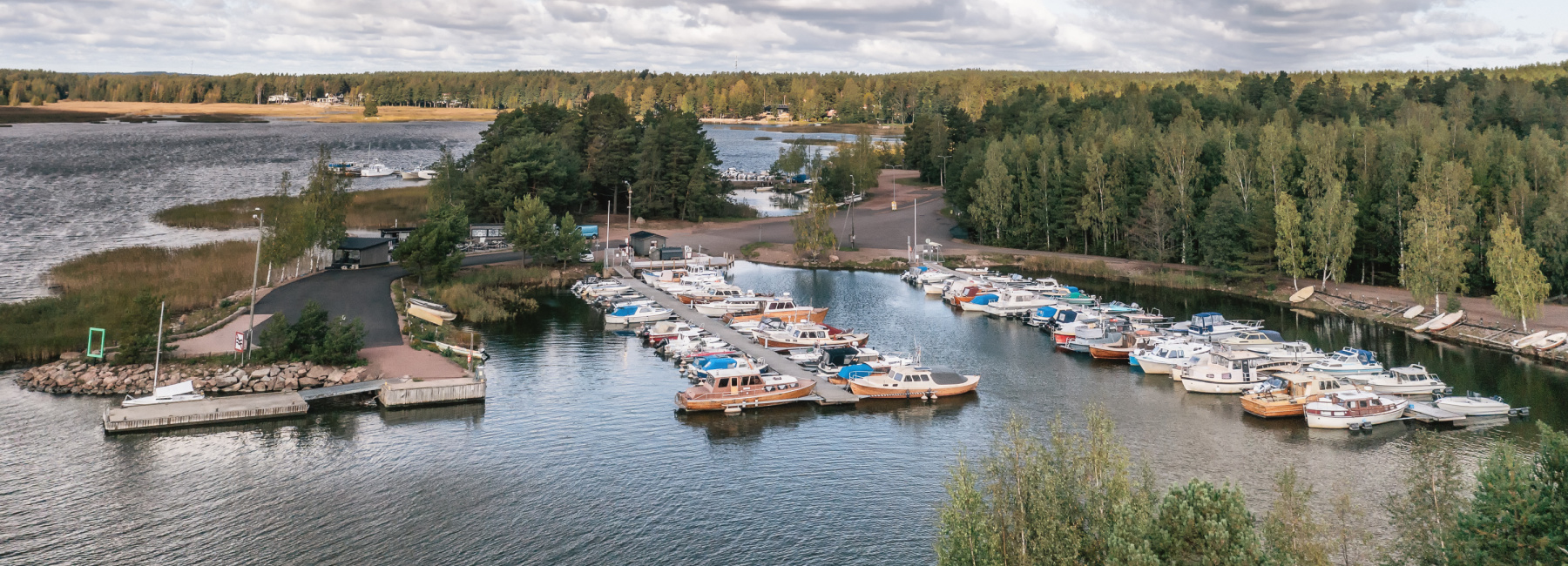 Luontokohteet ja Pyhtään Kulttuuritalo jylläsivät Parasta Pyhtäällä -kyselyssä. Kuvassa Lökören venesatama.