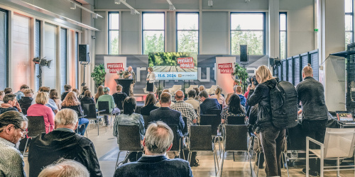 Jari Korkki ja Terhi Lindholm lupailevat jo neljättä Pyhtäältä Pöydältä -tapahtumaa kesäksi 2025