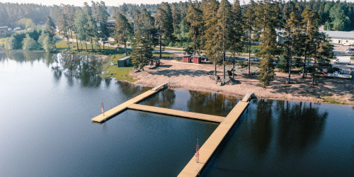 Huutjärven uimaranta. Carl Svanfält / Pyhtään kunta