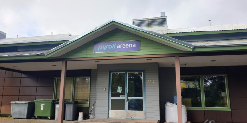 Pyroll Areena muuttuu syksyn kuluessa Pyhtää Areenaksi.